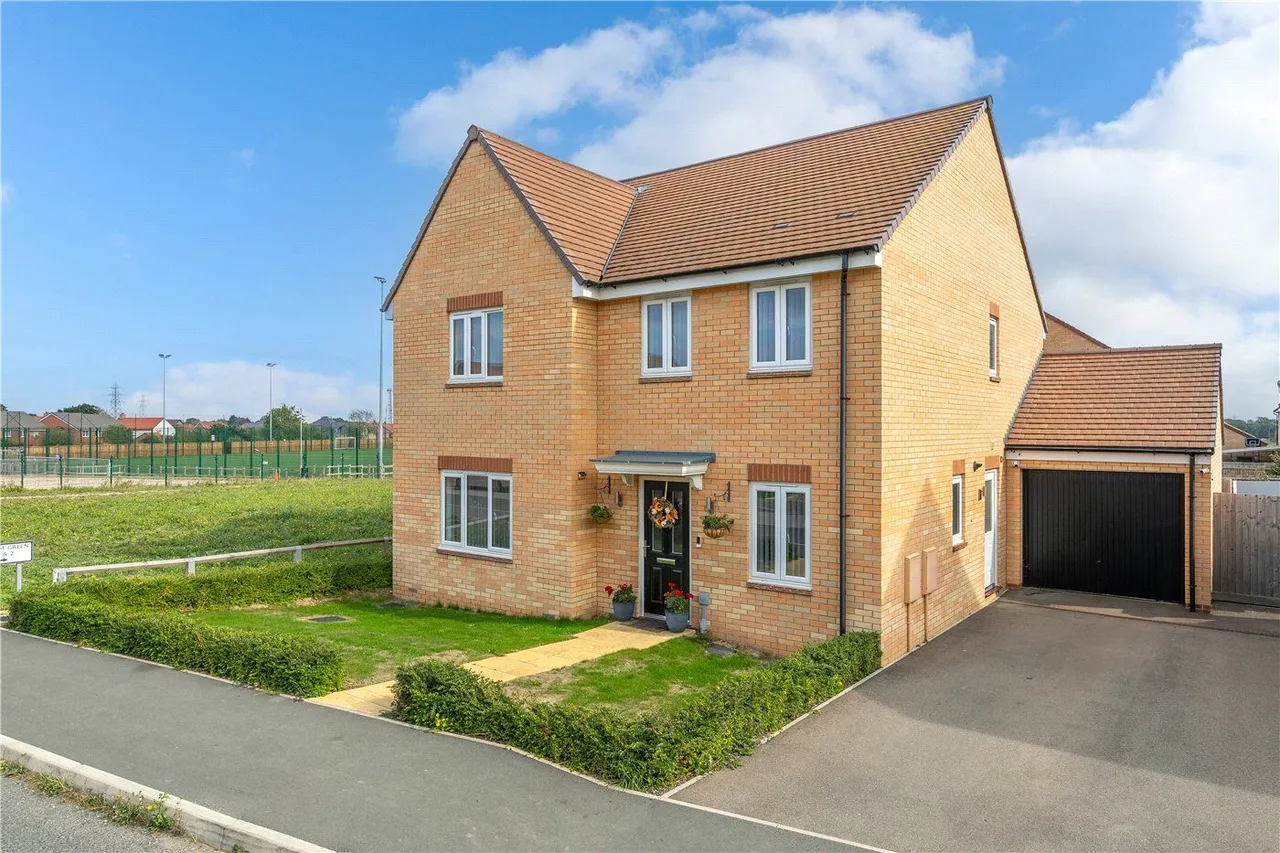4 bed house for sale, Fontwell Park Drive, Bourne, PE10