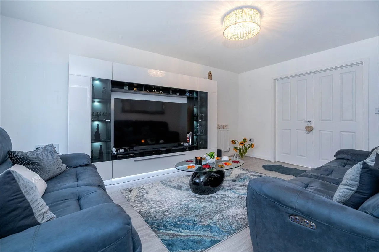 Fontwell Park Drive, Bourne, PE10, photo 2