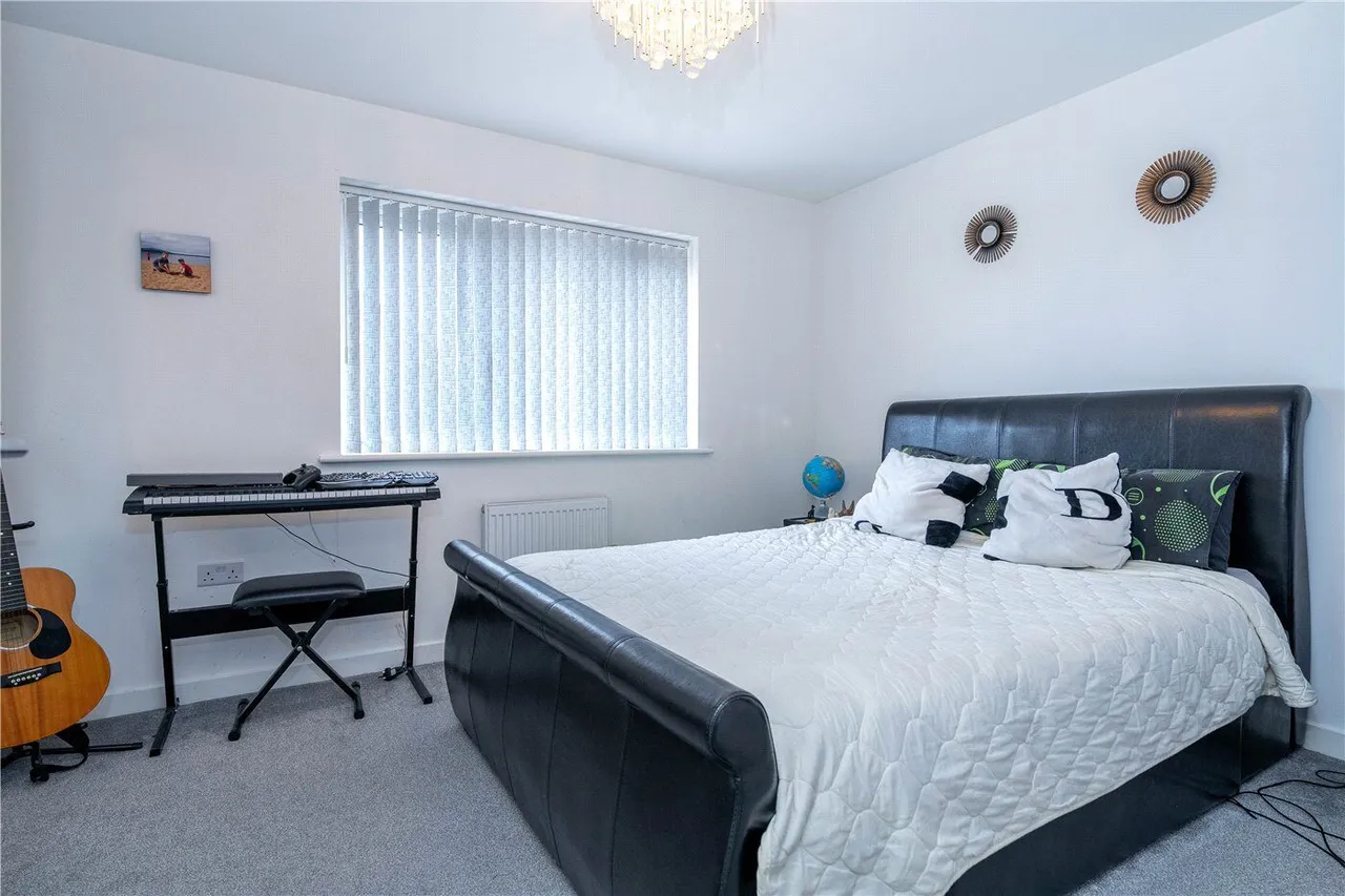 Fontwell Park Drive, Bourne, PE10, photo 10