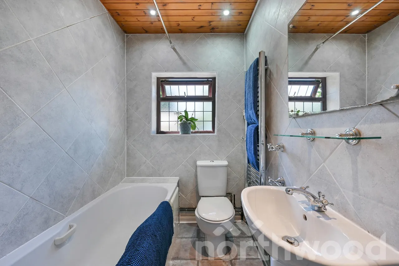 Gainsborough Road, Epsom, KT19, photo 5