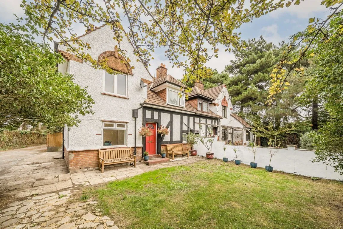 3 bed house for sale, Lower Marsh Lane, KT1
