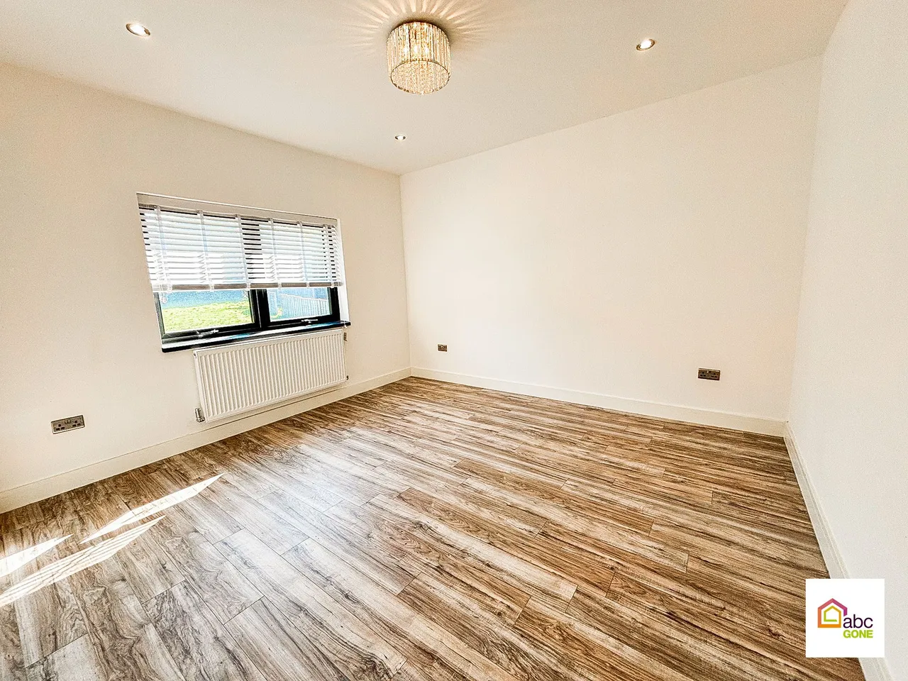 Flat 2, 131 London Road North, Merstham, Redhill, Surrey, RH1 3AL, photo 2