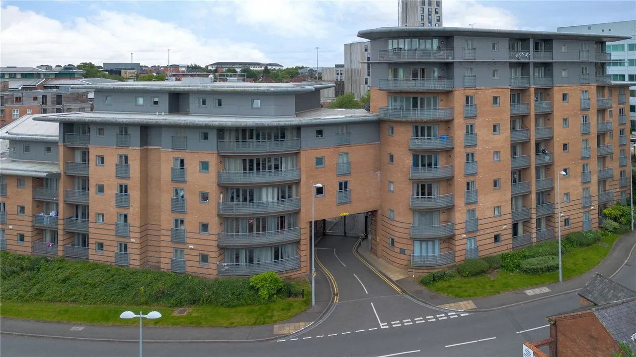 1 bed flat for sale — Manor House Drive, Coventry, West Midlands, CV1