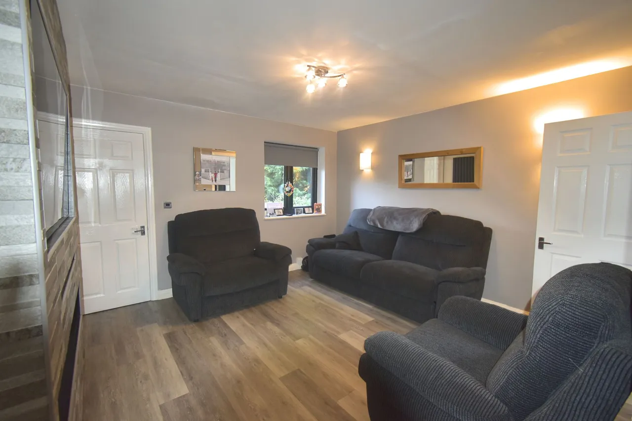 Taxal Mews, High Peak, photo 3