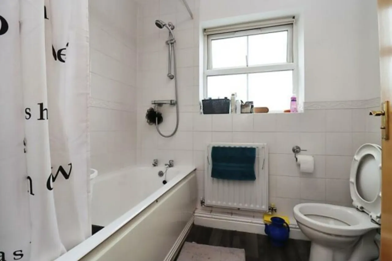Victoria Road East, Leicester, photo 7