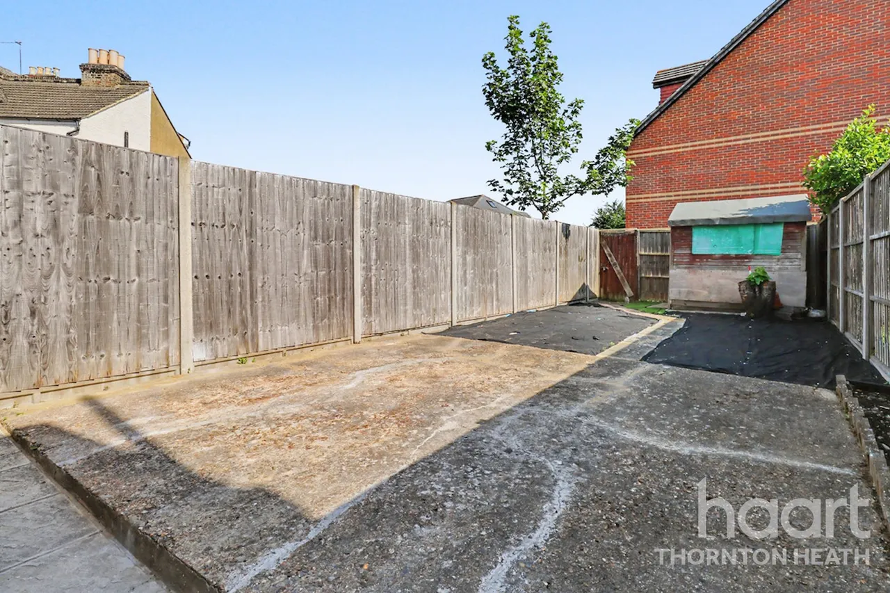 Whitehorse Lane, London, SE25, photo 11