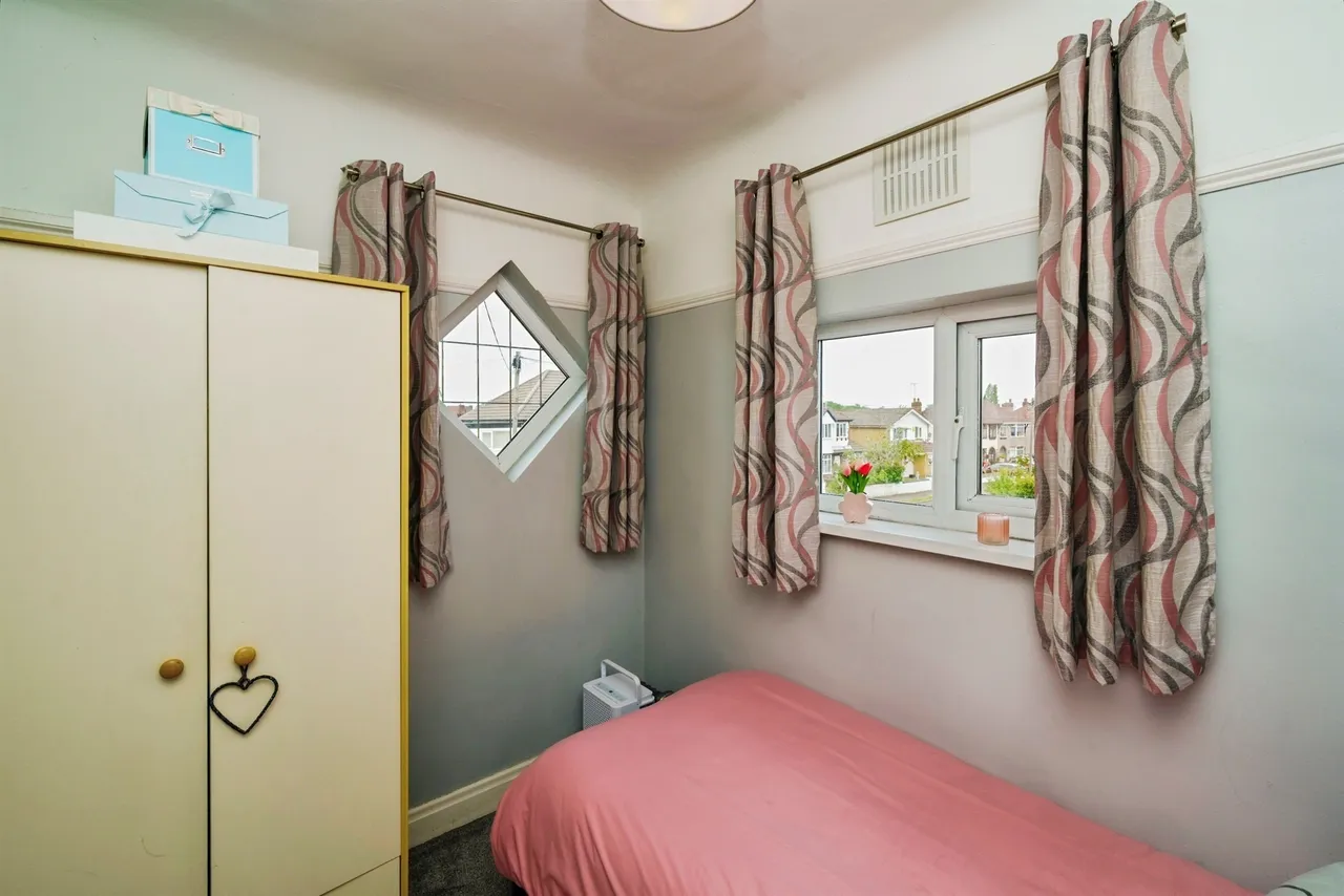 Loretto Drive, Wirral, photo 11