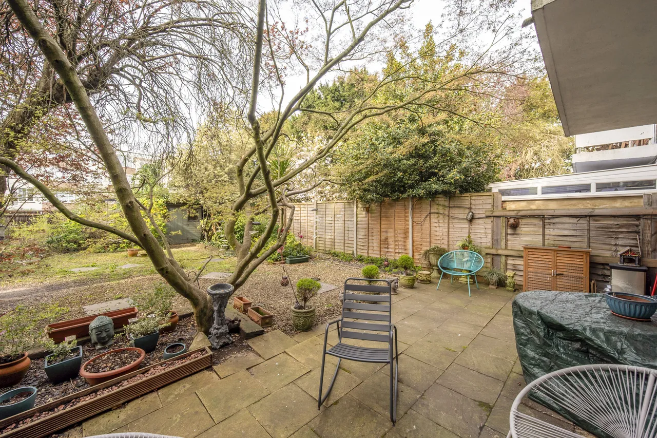 2 bed flat for sale — 14 Cumberland Close, Twickenham