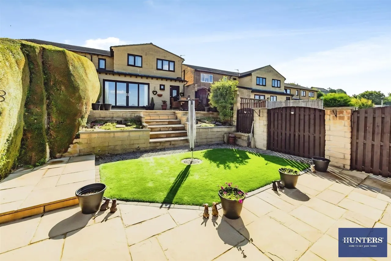 3 bed house for sale — Roselee Close Siddal, Halifax, HX3 9BT