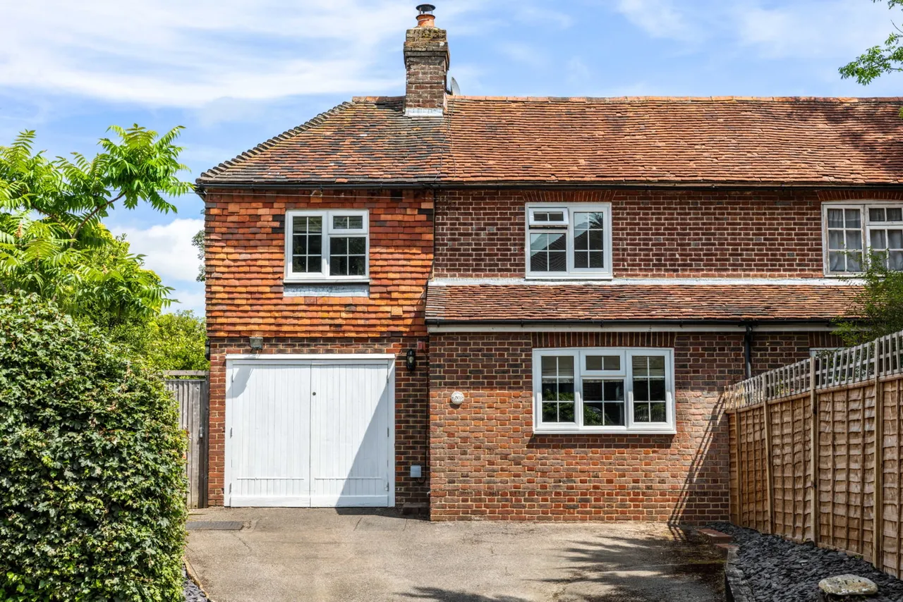 3 bed house for sale, Henwood Green Road, Pembury, TN2