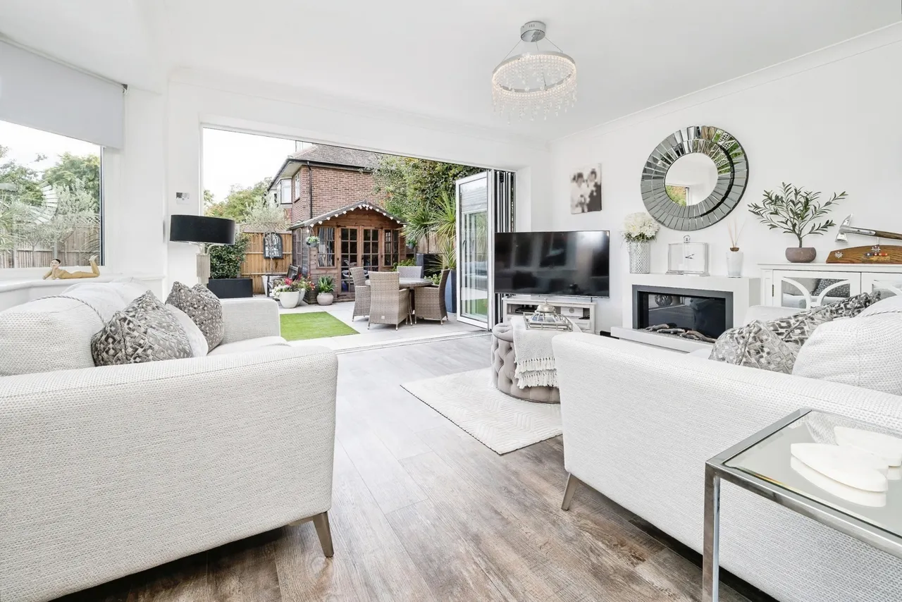 Princes Road, Buckhurst Hill, Essex, IG9, photo 2