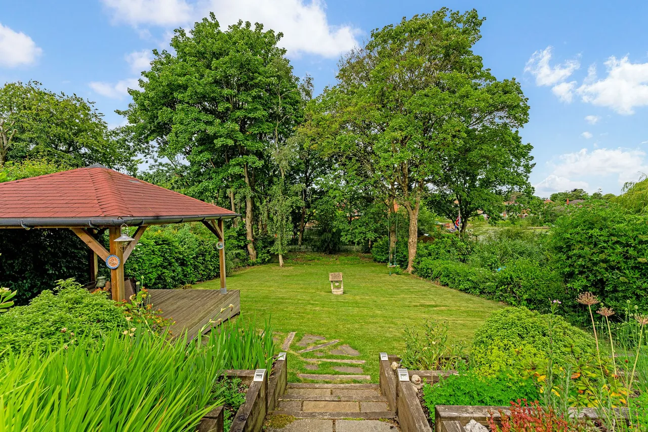 Oakwood Avenue, Ashton-In-Makerfield, Wigan, Wigan, WN4 9NS, photo 18