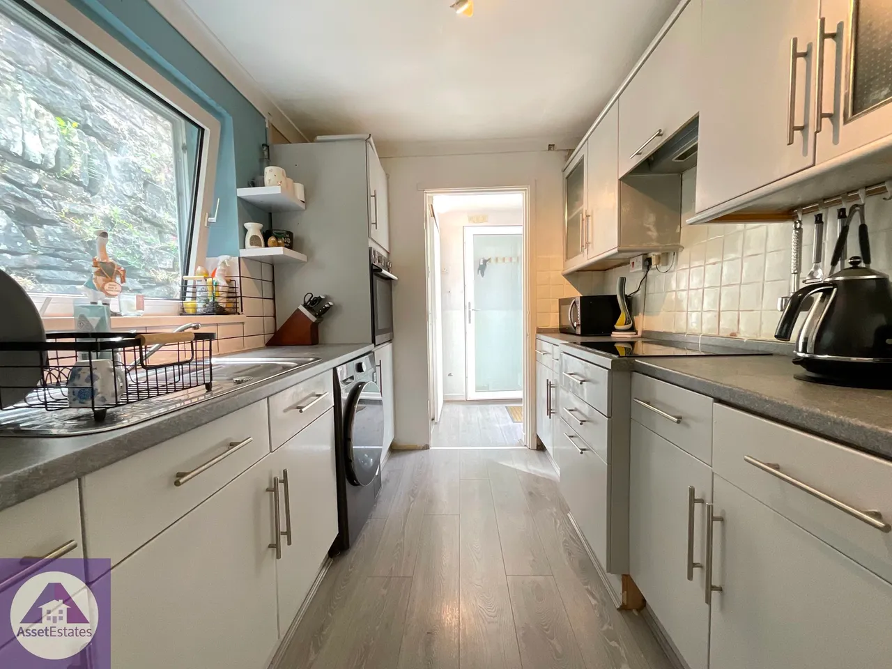 Richmond Road, Six Bells, photo 16