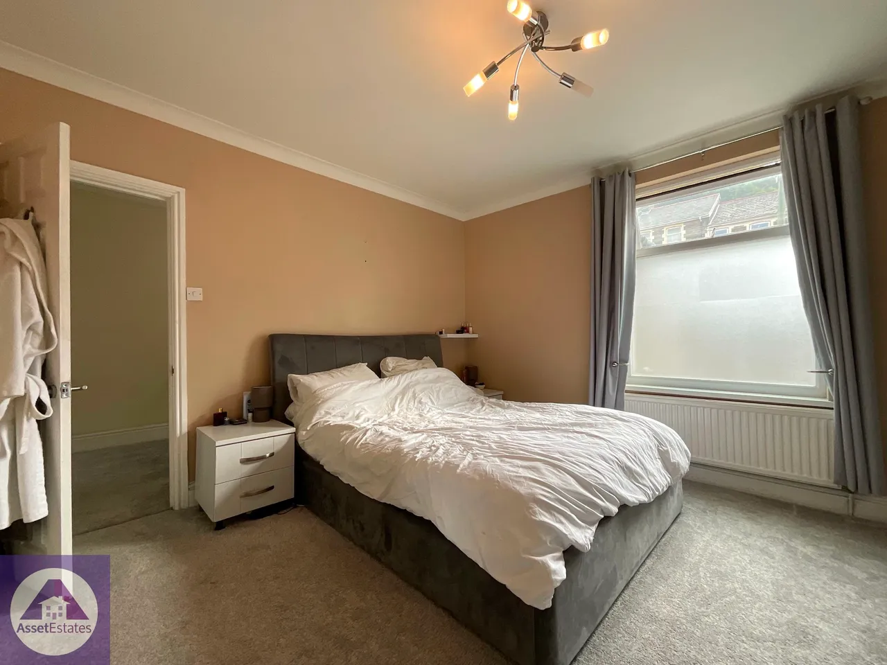 Richmond Road, Six Bells, photo 11