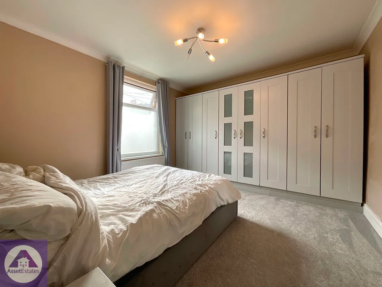 Richmond Road, Six Bells, photo 10