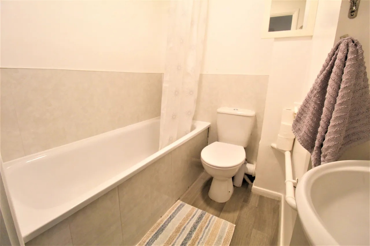 Wingrove Drive, Purfleet, Essex, RM19 1NB, photo 7