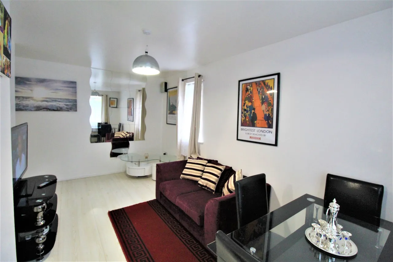 Wingrove Drive, Purfleet, Essex, RM19 1NB, photo 4