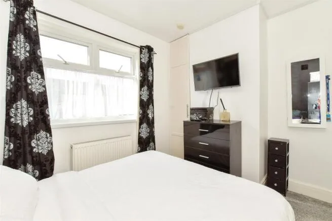 Newcomen Road, PO2, photo 4