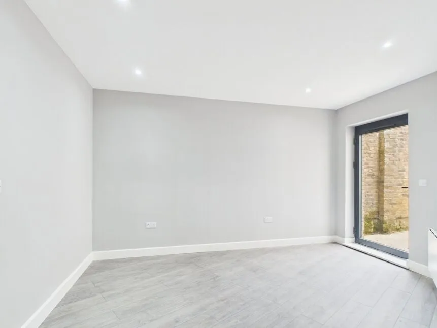 King Edwards Road, Barking, IG11, photo 2