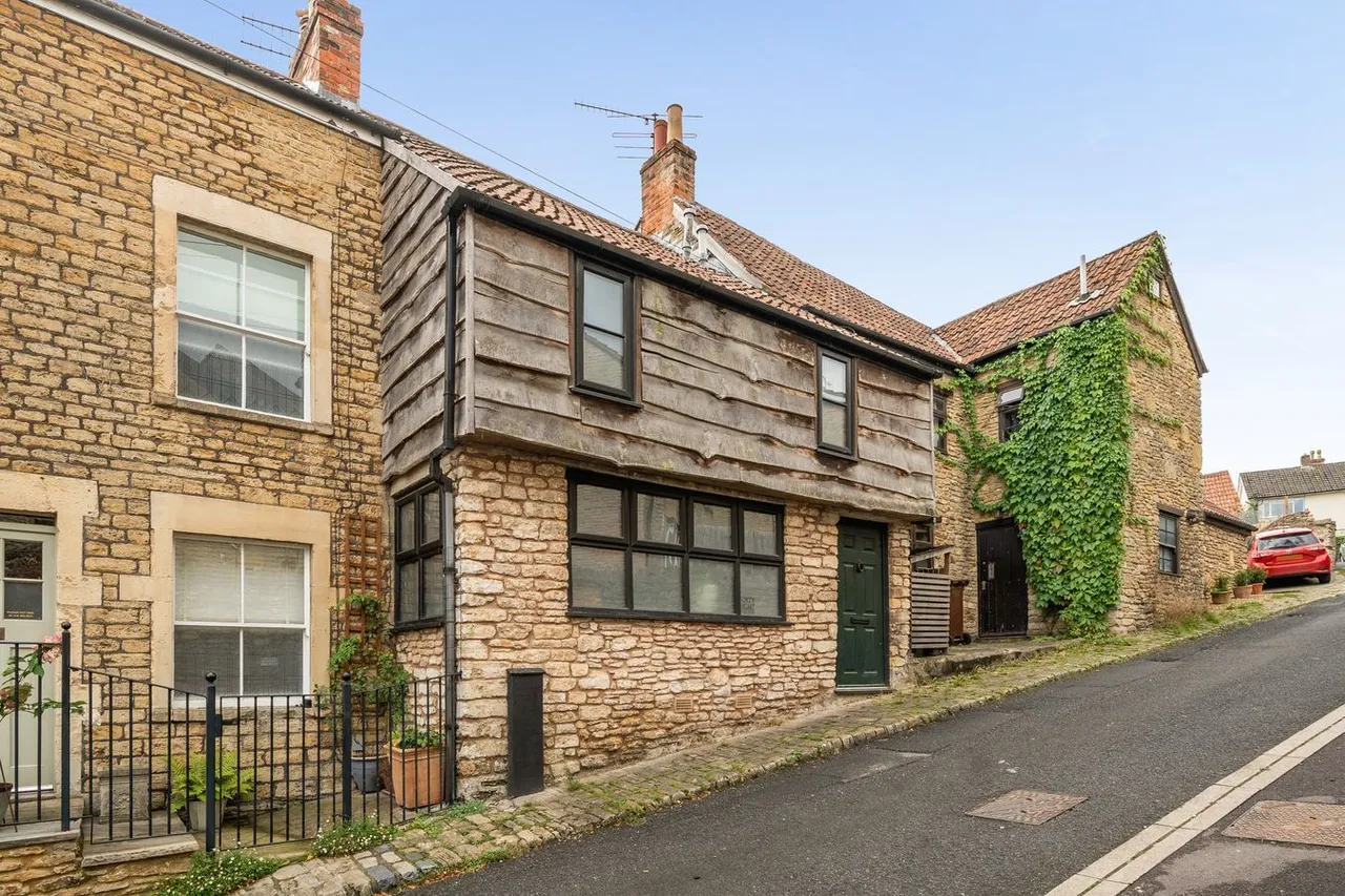 3 bed house for sale, Castle Street, Frome, BA11