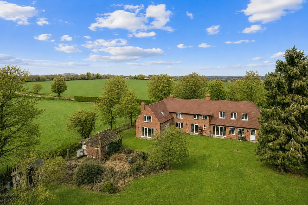 Oddley Lane, Saunderton, HP27, photo 9