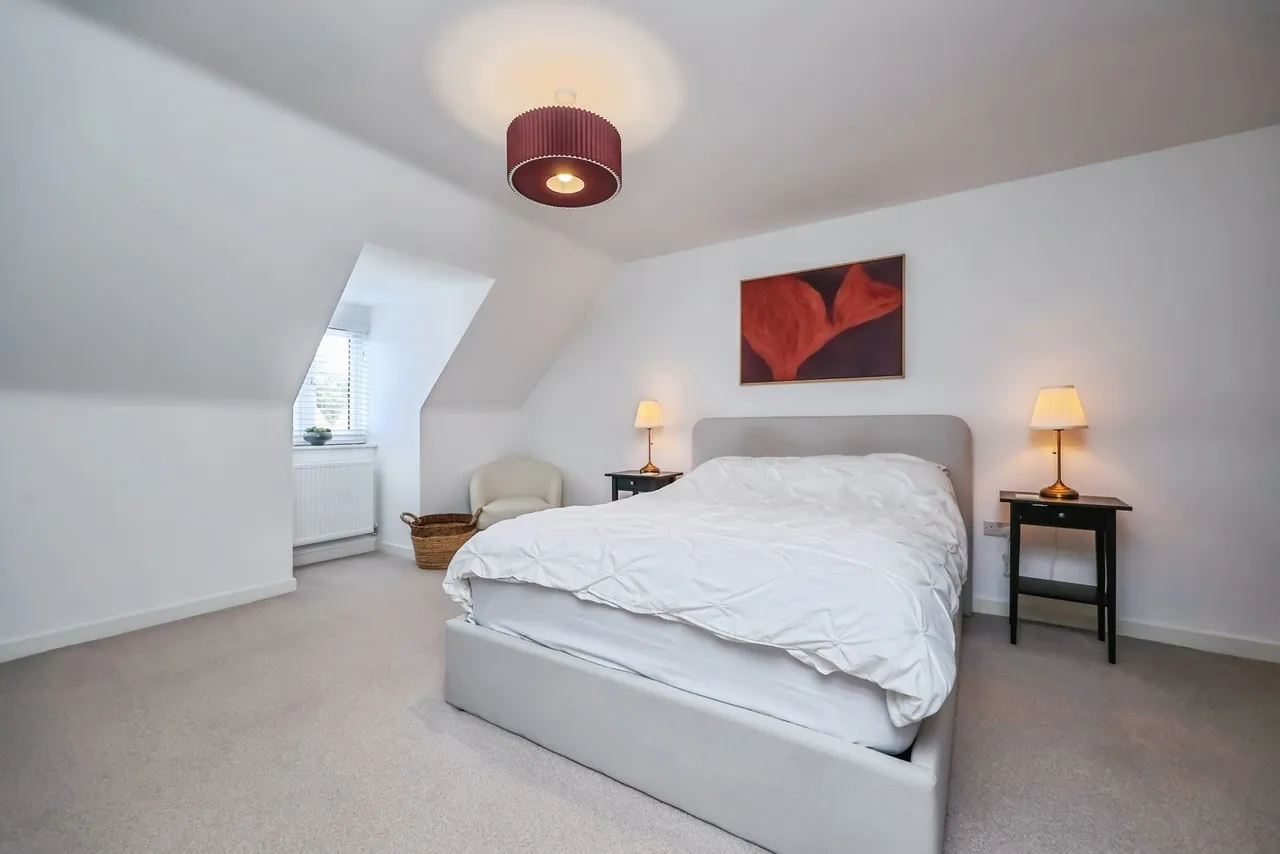 Magee Close, NOTTINGHAM, Nottinghamshire, NG15, photo 14