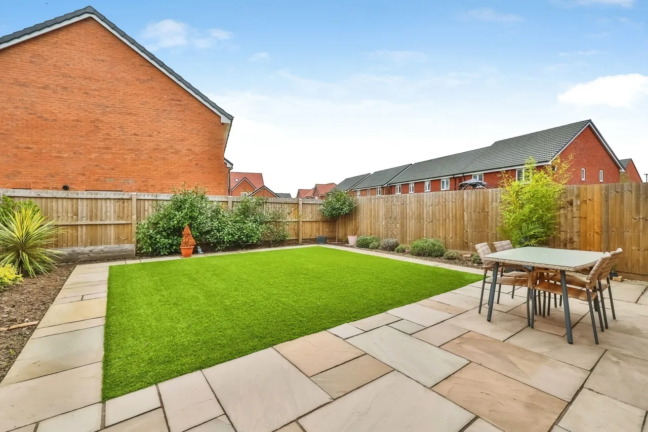 Magee Close, NOTTINGHAM, Nottinghamshire, NG15, photo 4