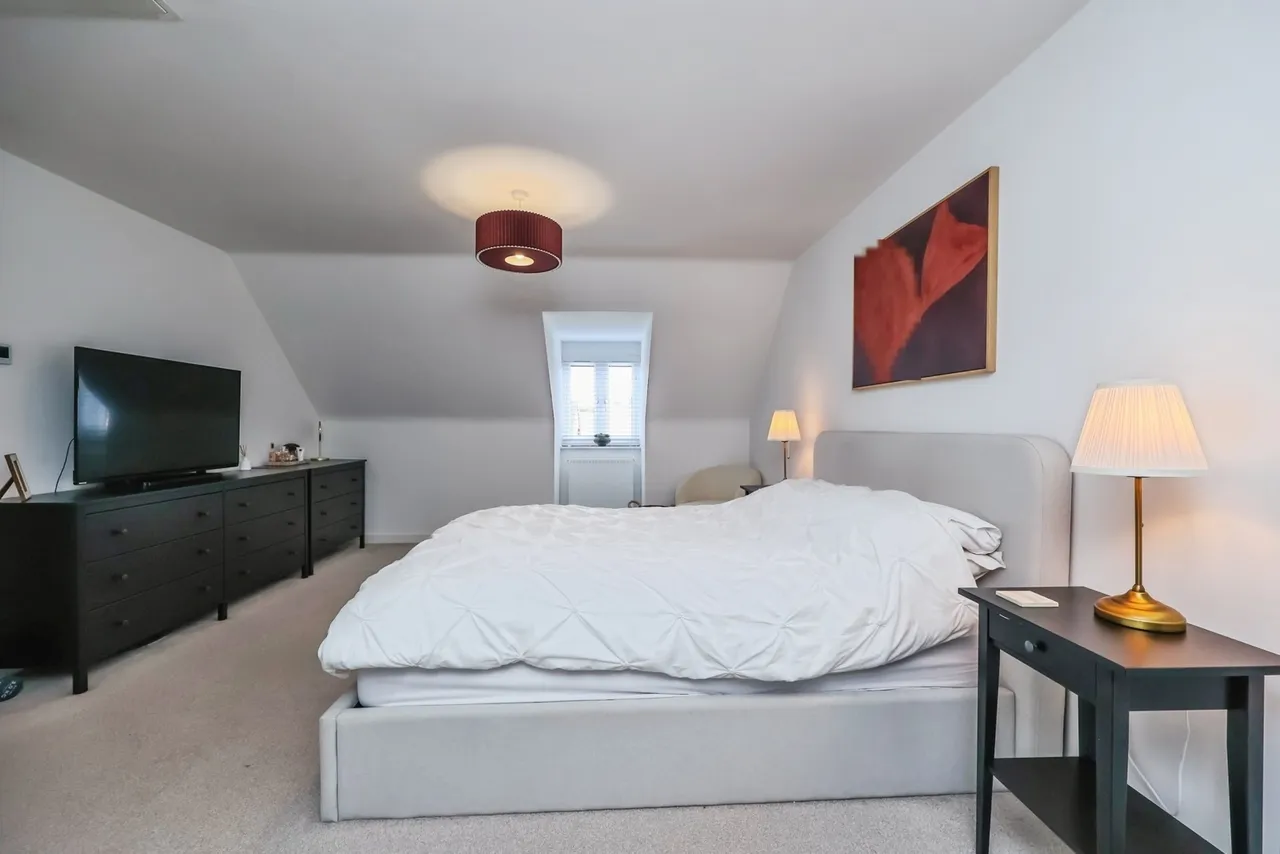 Magee Close, NOTTINGHAM, Nottinghamshire, NG15, photo 15