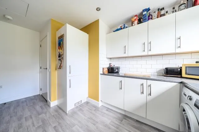 Park Way, Newbury, RG14, photo 9