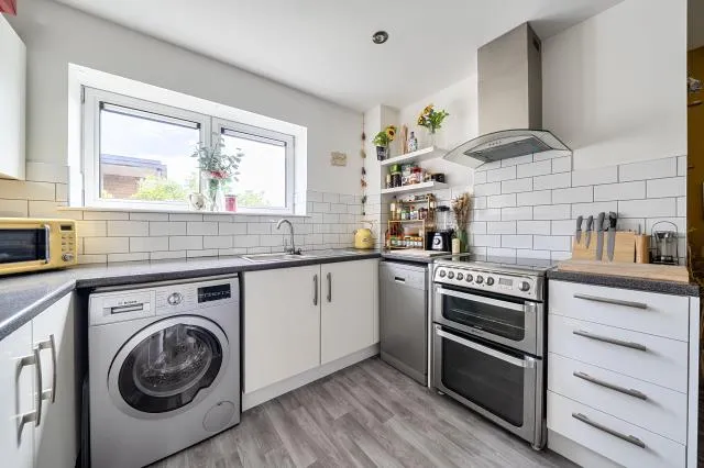 Park Way, Newbury, RG14, photo 8