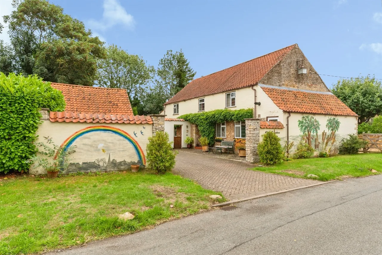 4 bed house for sale — Chapel Lane, Caythorpe, GRANTHAM
