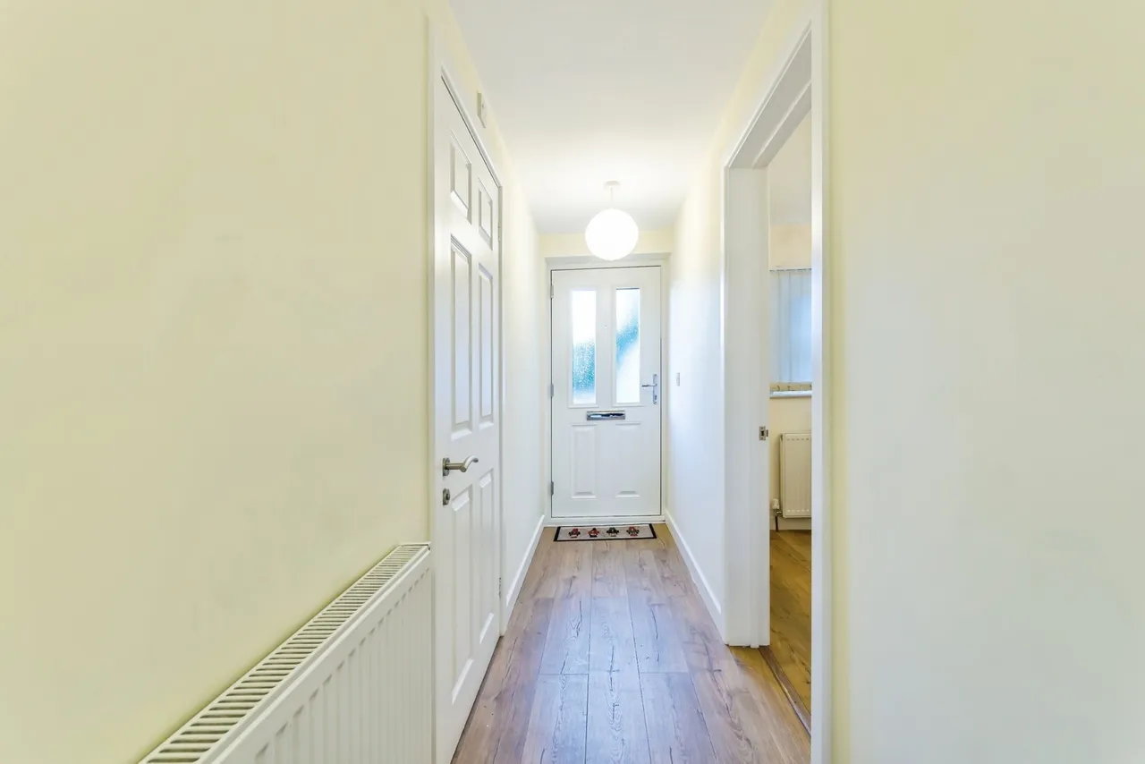 Elgin Crescent, Caterham, Surrey, CR3, photo 21