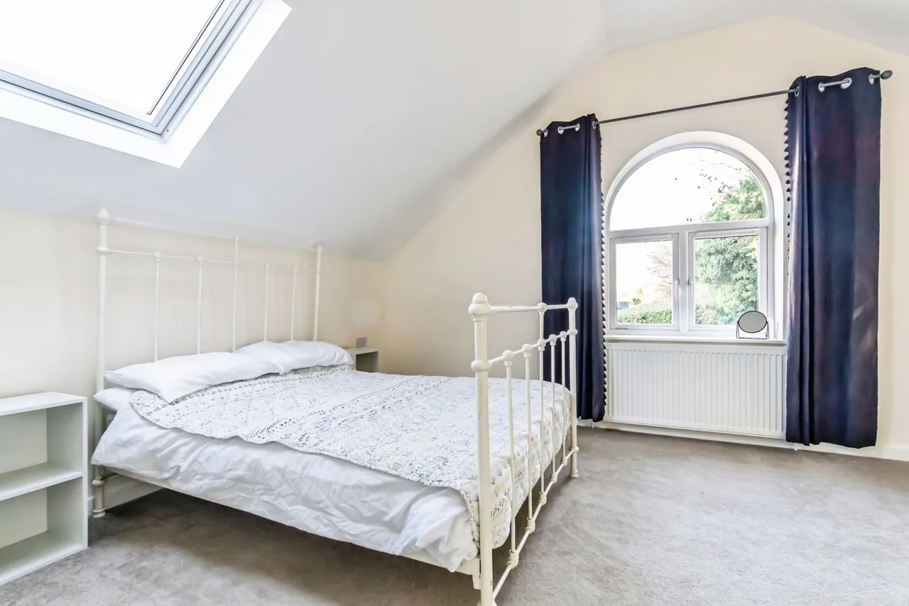 Elgin Crescent, Caterham, Surrey, CR3, photo 6