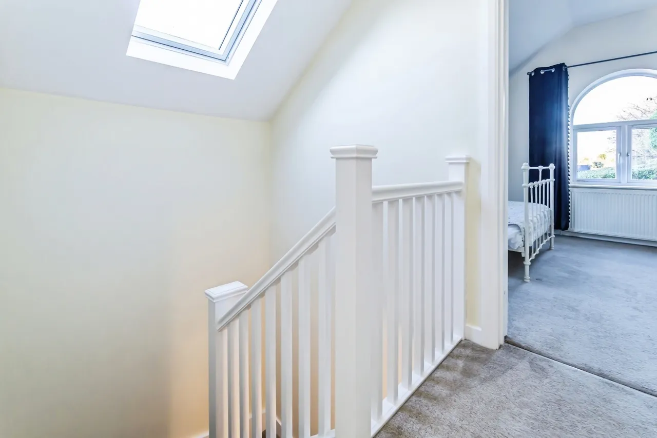 Elgin Crescent, Caterham, Surrey, CR3, photo 11