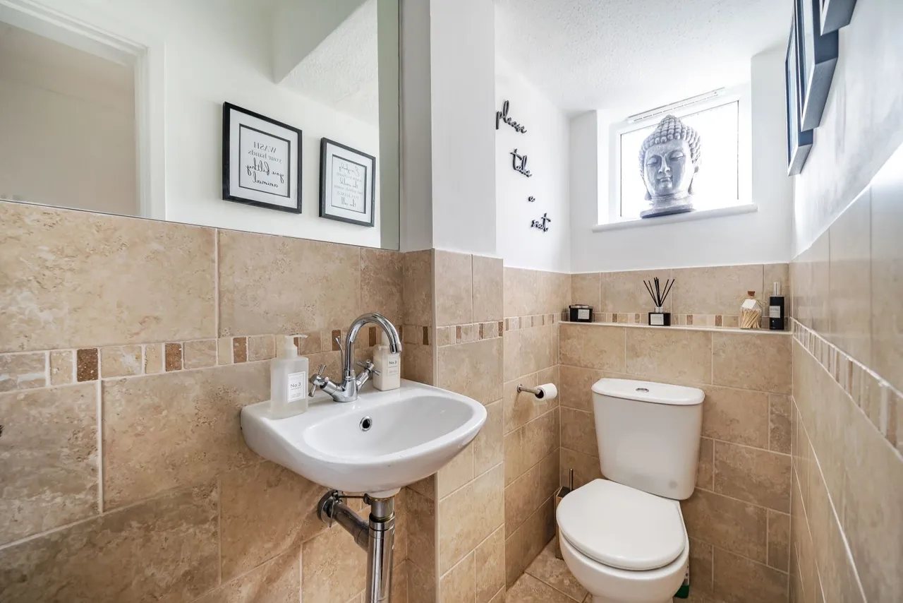 Grassholme Drive, Stockport, SK2, photo 10
