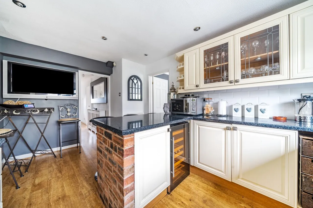 Grassholme Drive, Stockport, SK2, photo 7