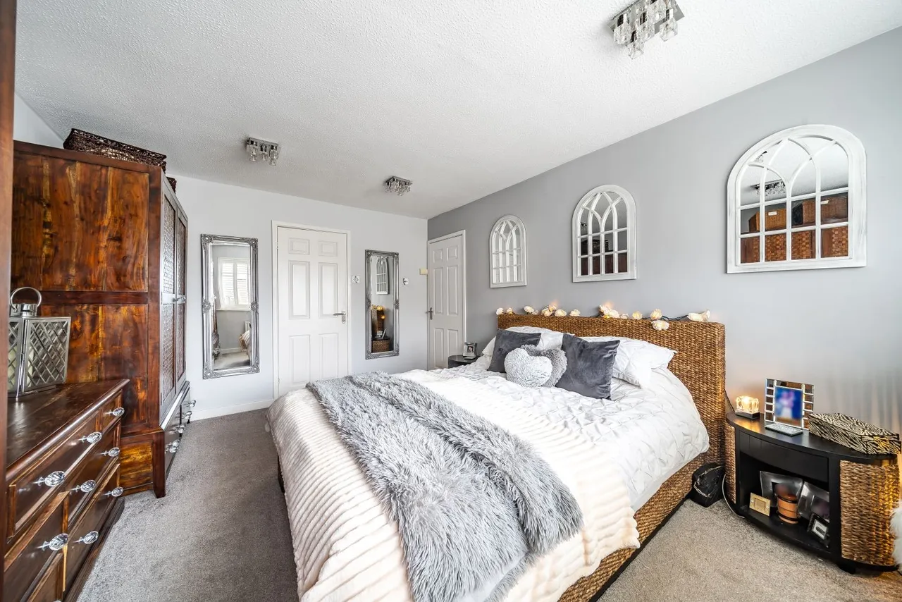 Grassholme Drive, Stockport, SK2, photo 12