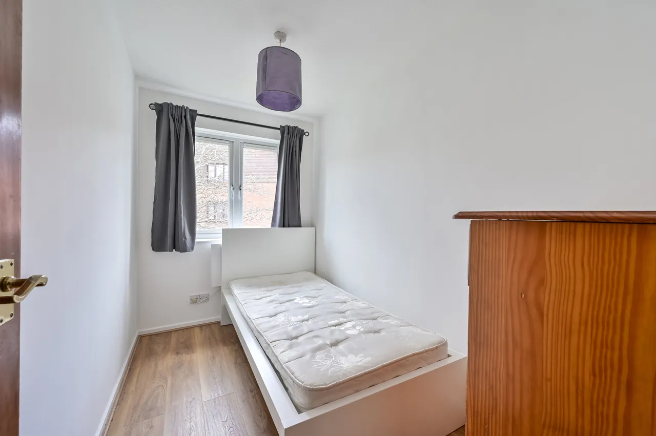 London, SW19, photo 6