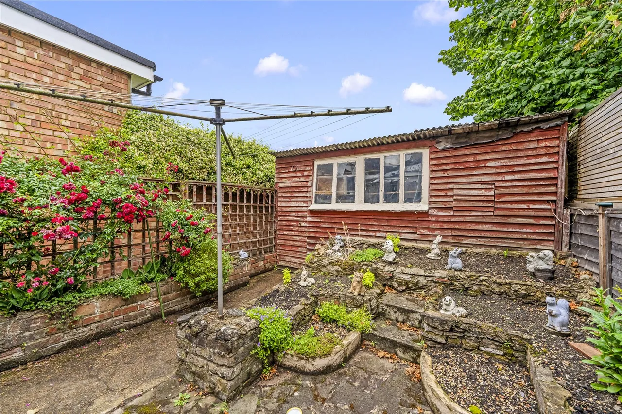 New Road, Hanworth, TW13 6TG, photo 7