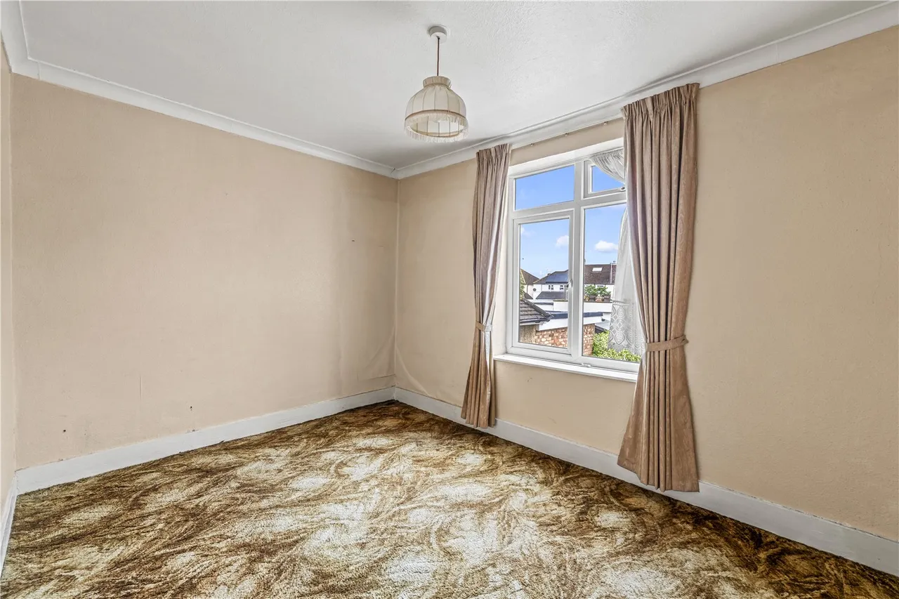 New Road, Hanworth, TW13 6TG, photo 6