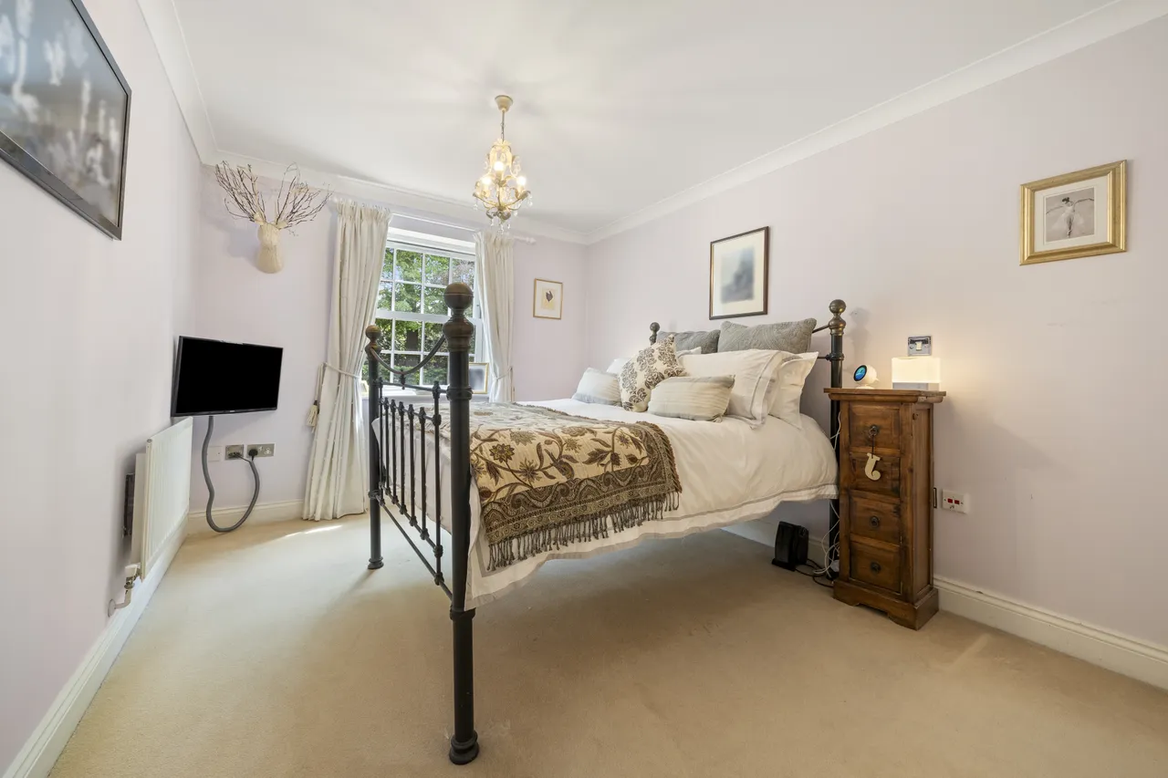 Oatlands Avenue, Weybridge, Surrey, KT13, photo 6