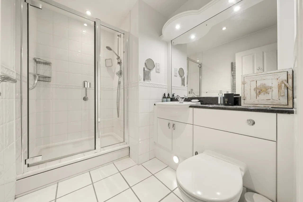 Oatlands Avenue, Weybridge, Surrey, KT13, photo 7