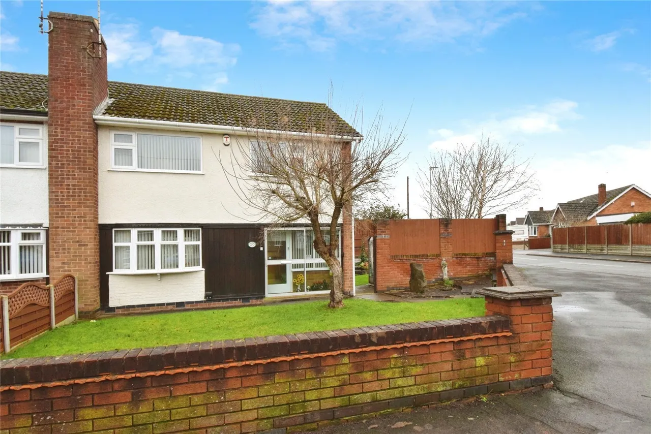 3 bed house for sale, Cheshire Drive, Wigston, LE18