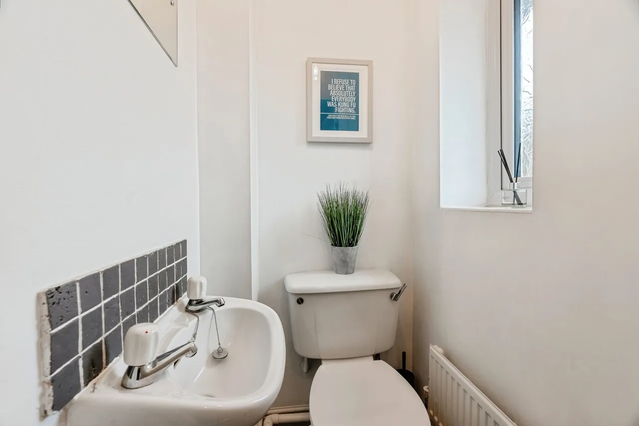Rochester Drive, Burnley, Lancashire, BB10, photo 11