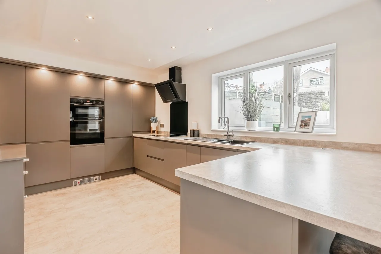 Rochester Drive, Burnley, Lancashire, BB10, photo 21