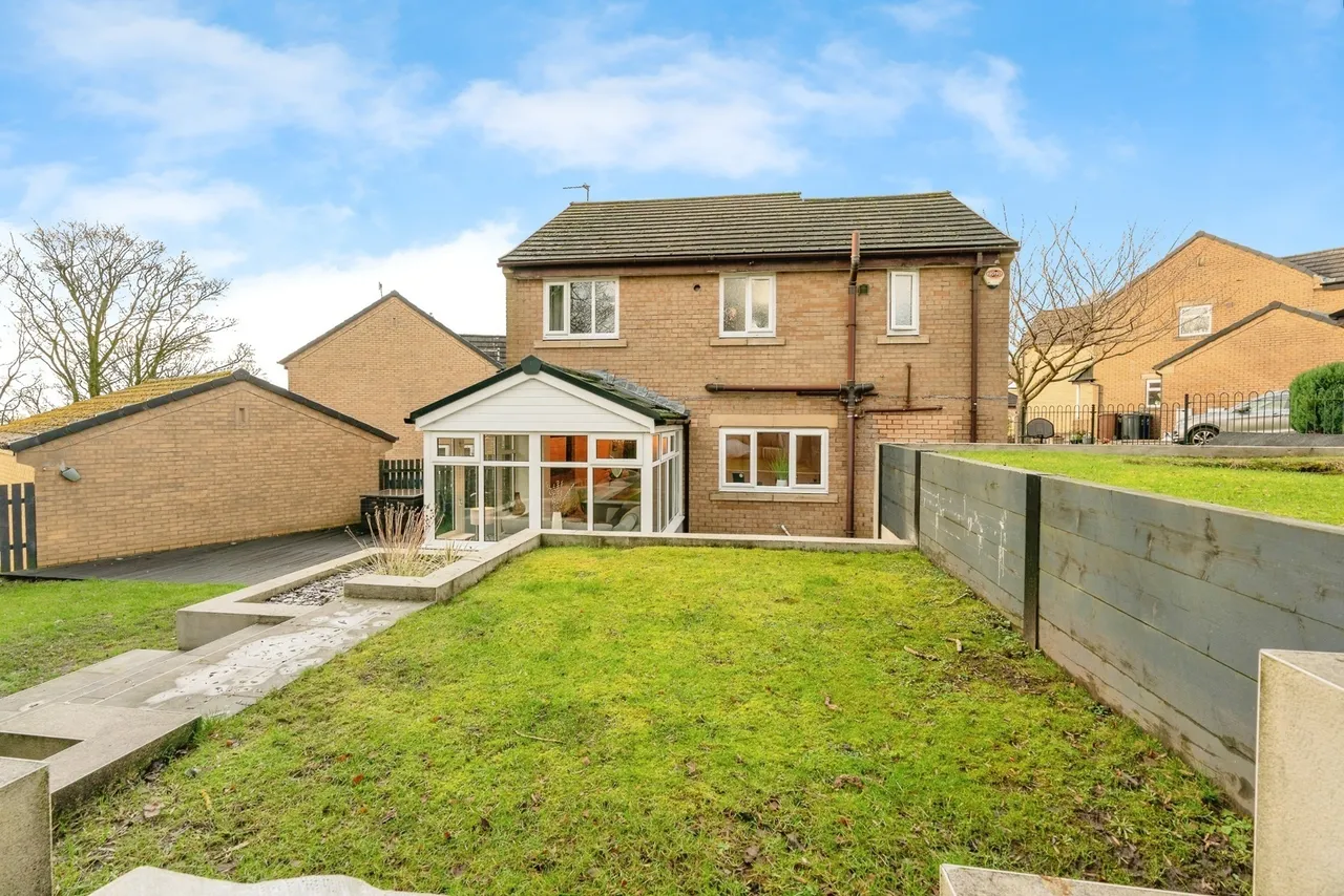 Rochester Drive, Burnley, Lancashire, BB10, photo 16