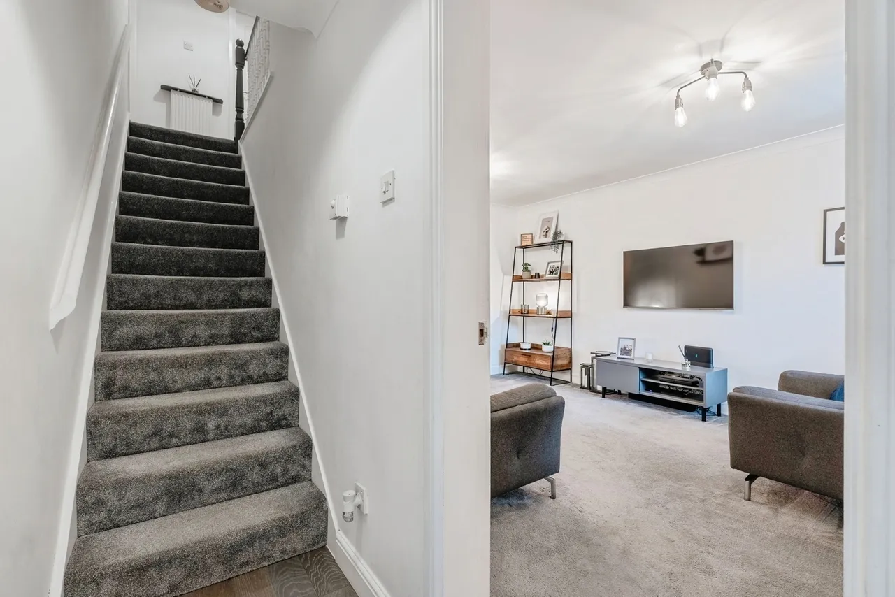 Rochester Drive, Burnley, Lancashire, BB10, photo 5
