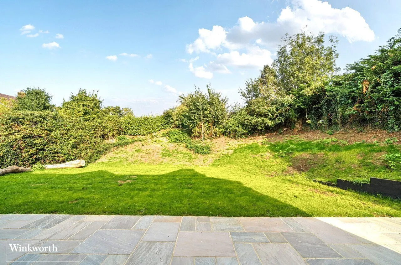 Mary Lane, North Waltham, RG25, photo 22
