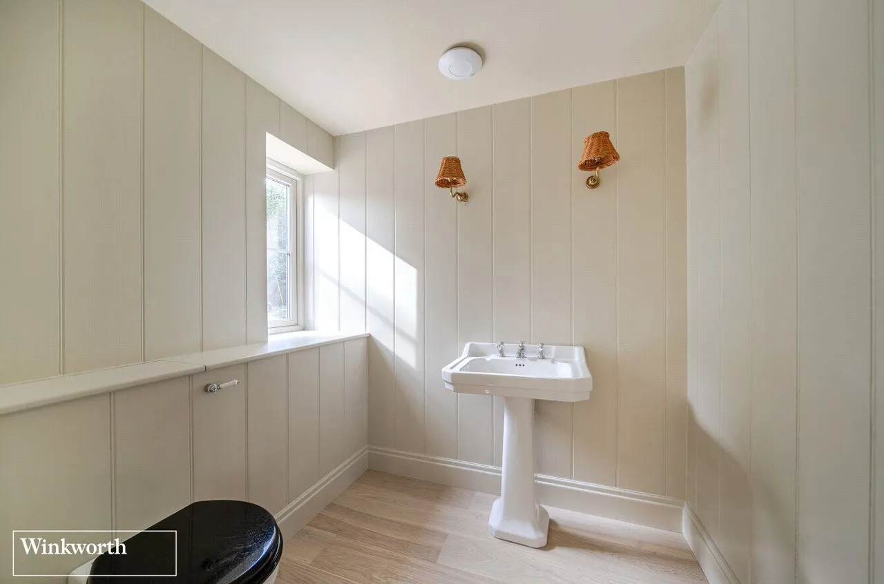 Mary Lane, North Waltham, RG25, photo 11