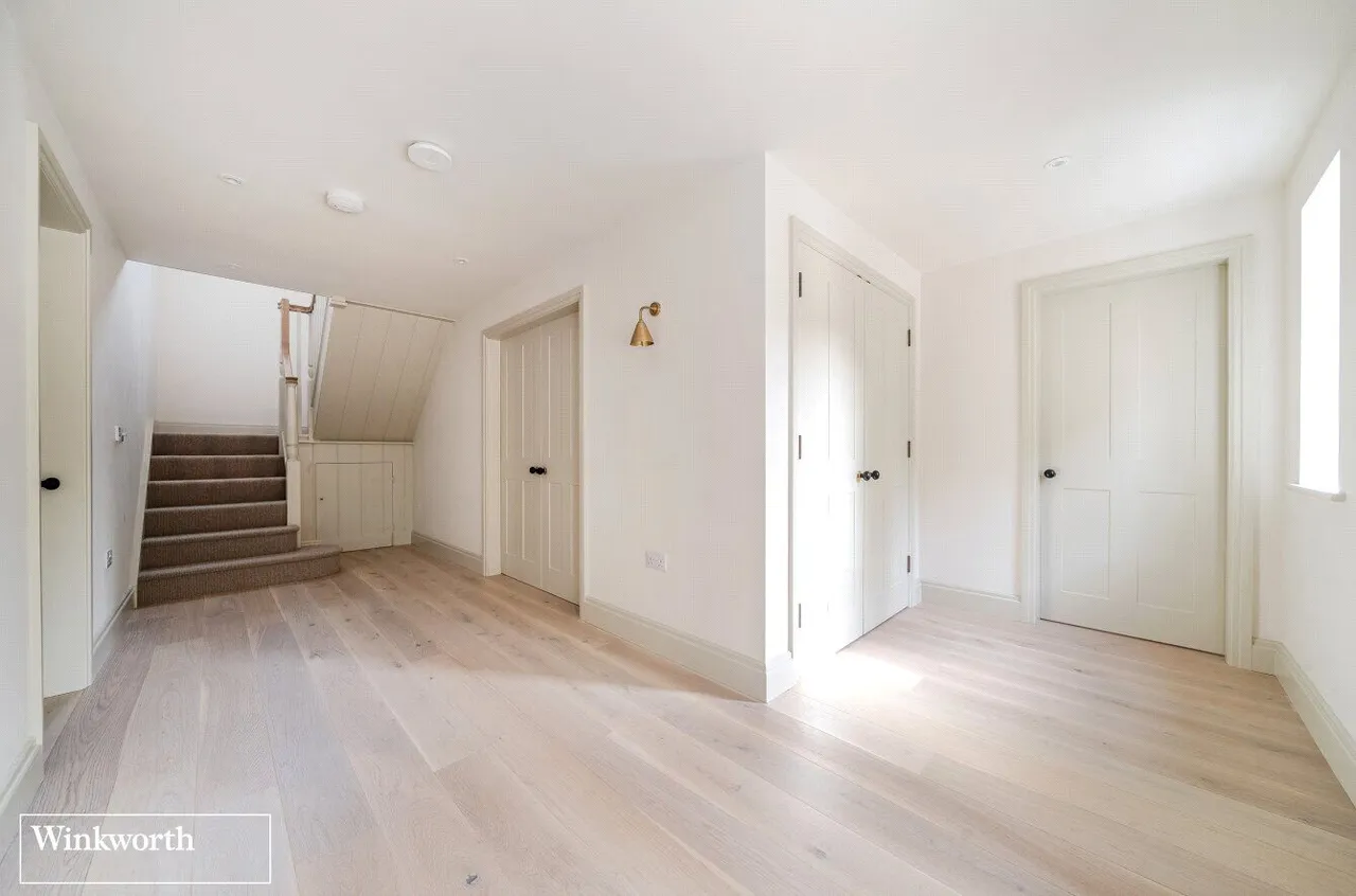 Mary Lane, North Waltham, RG25, photo 10